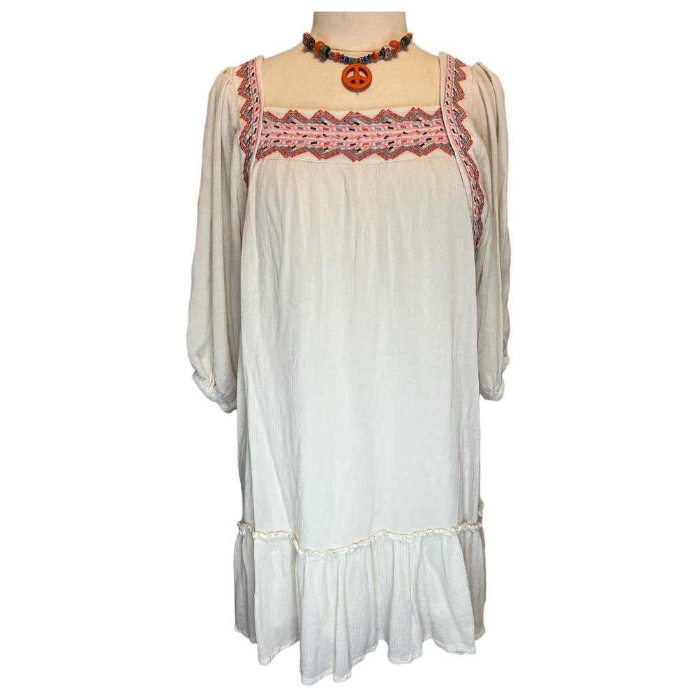 Short cream crinkle dress